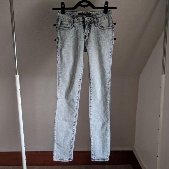 Urban Behavior Melrose Low Cut Acid Wash Jeans 25 - Picture 2 of 8